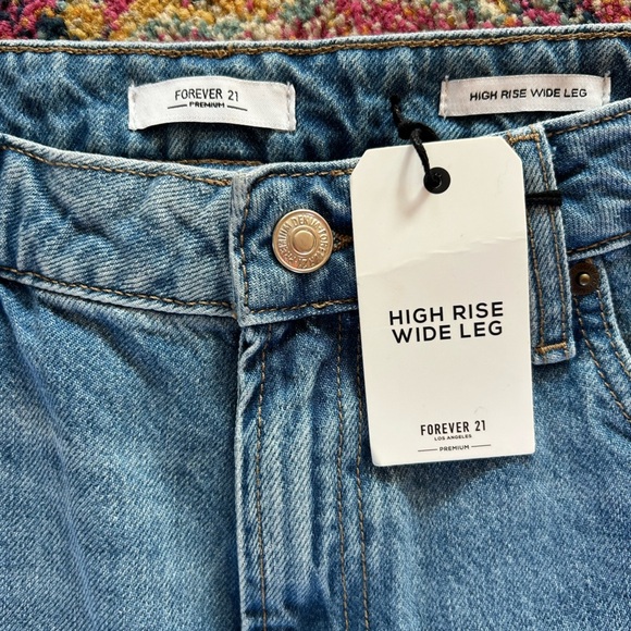 🔥NWT Forever 21 | Women’s medium blue denim distressed High Rise Wide Leg jeans - Picture 5 of 13